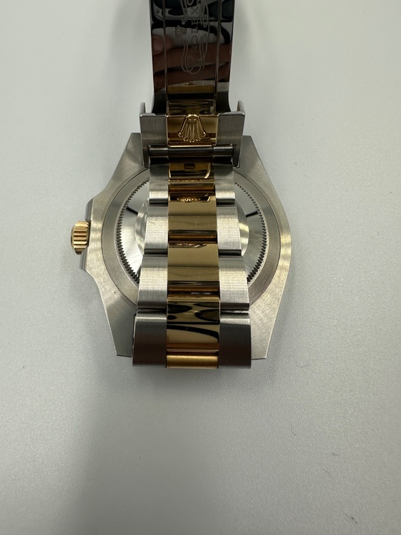 ロレックス サブマリーナー 126613Lb（高級時計）の商品画像 - 査定依頼日：2025年12月15日 - 最高査定価格：2,750,000円