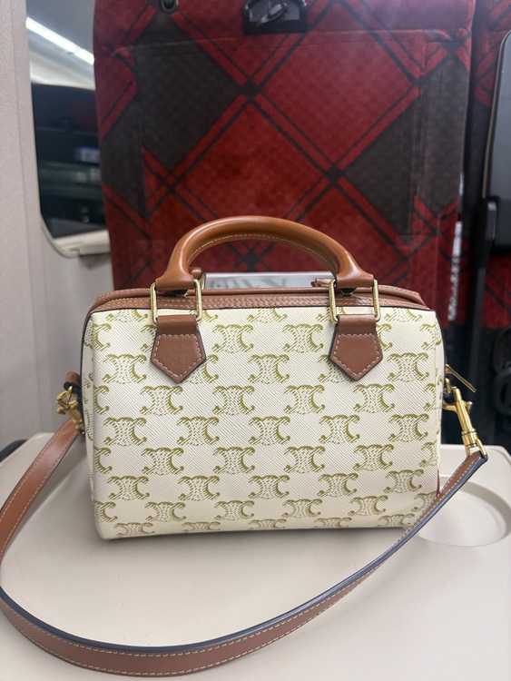 セリーヌ  （ブランドバッグ）の商品画像 - 査定依頼日：2025年9月22日 - 最高査定価格：155,000円