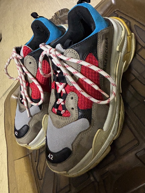 バレンシアガ  （ブランドバッグ）の商品画像 - 査定依頼日：2025年12月11日 - 最高査定価格：25,000円