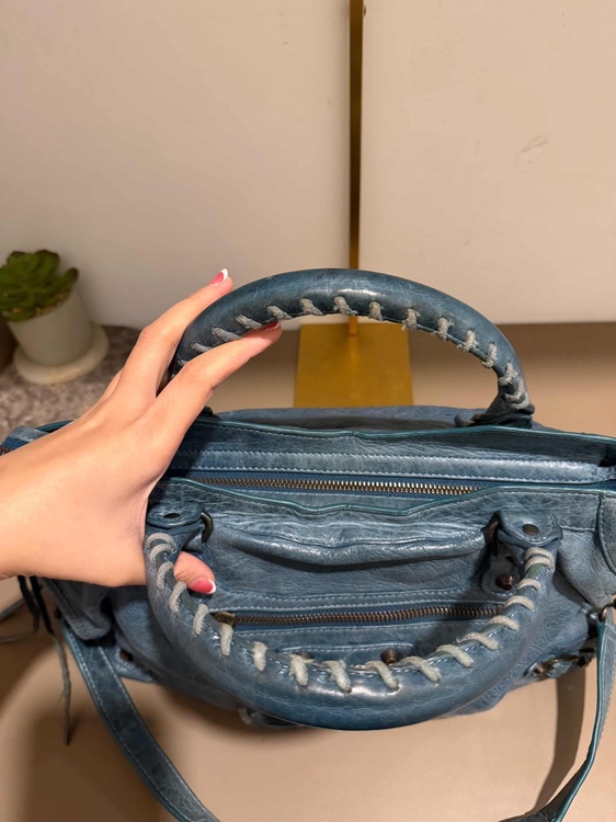 <font dir="auto" style="vertical-align: inherit;"><font dir="auto" style="vertical-align: inherit;">
Balenciaga
</font></font> <font dir="auto" style="vertical-align: inherit;"><font dir="auto" style="vertical-align: inherit;">
please select
</font></font> （ブランドバッグ）の商品画像 - 査定依頼日：2026年3月2日 - 最高査定価格：140,000円