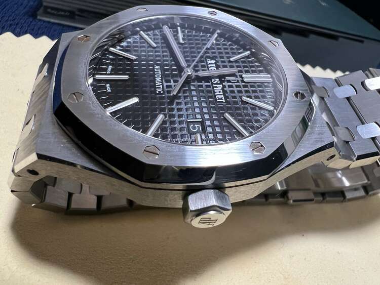 オーデマピゲ ロイヤルオーク （高級時計）の商品画像 - 査定依頼日：2025年3月29日 - 最高査定価格：4,600,000円