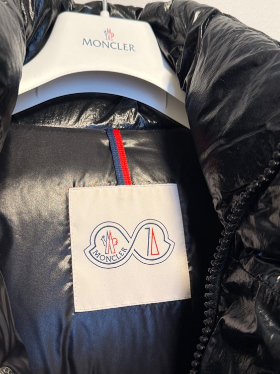 MONCLER MAYA 70 GIUBBOTTO（古着・ファッション）の商品画像 - 査定依頼日：2026年1月17日 - 最高査定価格：91,000円