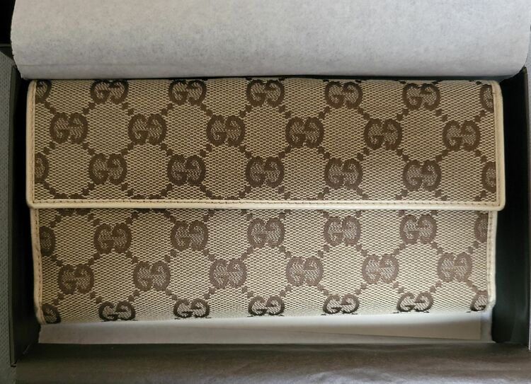 長財布（ブランド財布・小物）の商品画像 - 査定依頼日：2025年6月22日 - 最高査定価格：10,000円