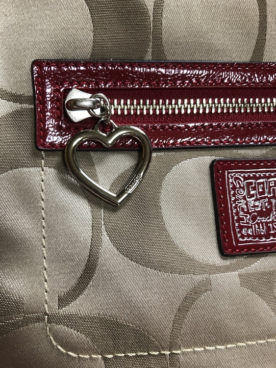 H1280-F20044（ブランドバッグ）の商品画像 - 査定依頼日：2021年8月9日 - 最高査定価格：6,000円