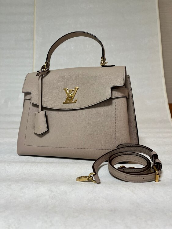 ロックミーエヴァー（ブランドバッグ）の商品画像 - 査定依頼日：2025年1月5日 - 最高査定価格：250,000円