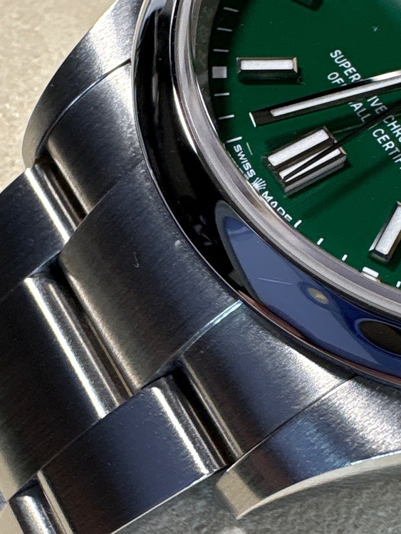 オイスターパーペチュアル36 グリーン（高級時計）の商品画像 - 査定依頼日：2025年12月24日 - 最高査定価格：1,380,000円