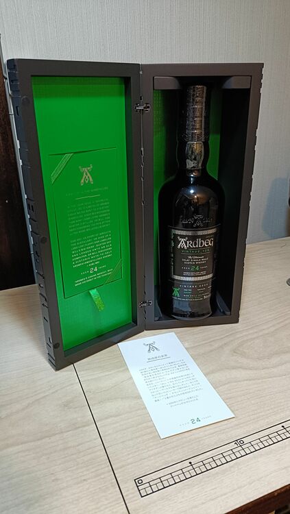 ウイスキー アードベッグ （お酒）の商品画像 - 査定依頼日：2025年9月22日 - 最高査定価格：105,000円