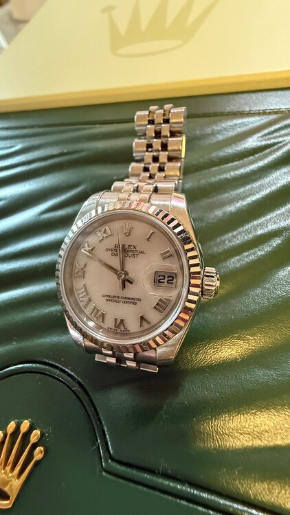 ROLEX Datejust 自動巻き 腕時計 シルバー　オイスター（高級時計）の商品画像 - 査定依頼日：2025年3月30日 - 最高査定価格：860,000円