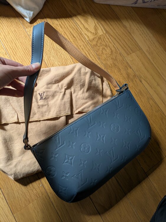 ショルダーバッグ（ブランドバッグ）の商品画像 - 査定依頼日：2026年4月20日 - 最高査定価格：65,000円