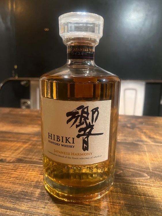 ウイスキー サントリー響 （お酒）の商品画像 - 査定依頼日：2026年4月1日 - 最高査定価格：10,000円