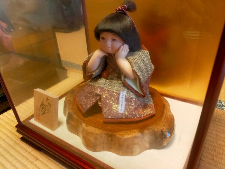 日本人形（美術品・骨董品）の商品画像 - 査定依頼日：2026年6月4日 - 最高査定価格：5,000円
