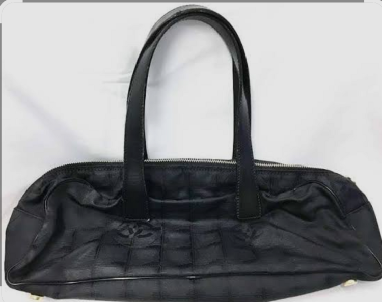 ニュートラベルラインミニボストン（ブランドバッグ）の商品画像 - 査定依頼日：2026年8月31日 - 最高査定価格：100,000円