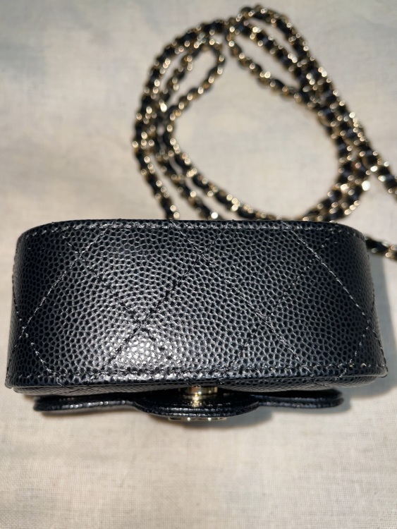 ミニミニマトラッセ（ブランドバッグ）の商品画像 - 査定依頼日：2025年8月2日 - 最高査定価格：300,000円