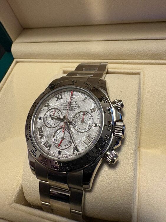 ロレックス デイトナ （高級時計）の商品画像 - 査定依頼日：2025年6月23日 - 最高査定価格：6,000,000円