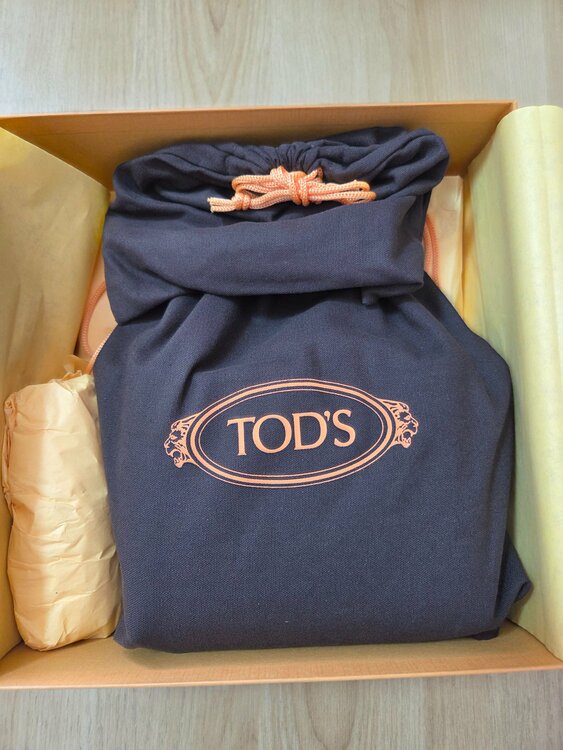 TOD'S マイクロ  XBWAPAFL000QRIB999（ブランドバッグ）の商品画像 - 査定依頼日：2026年3月1日 - 最高査定価格：100,000円