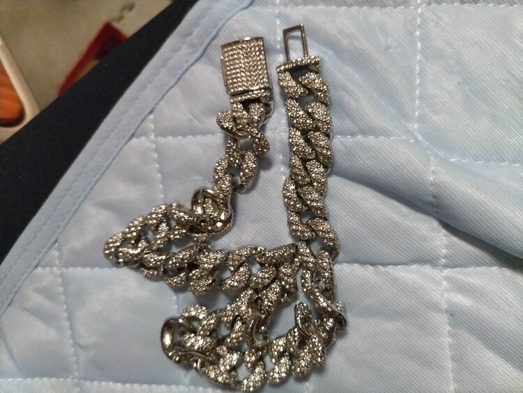 ネックレス、ブレスレット、ジッポライター（金・貴金属）の商品画像 - 査定依頼日：2025年7月14日 - 最高査定価格：12,000円