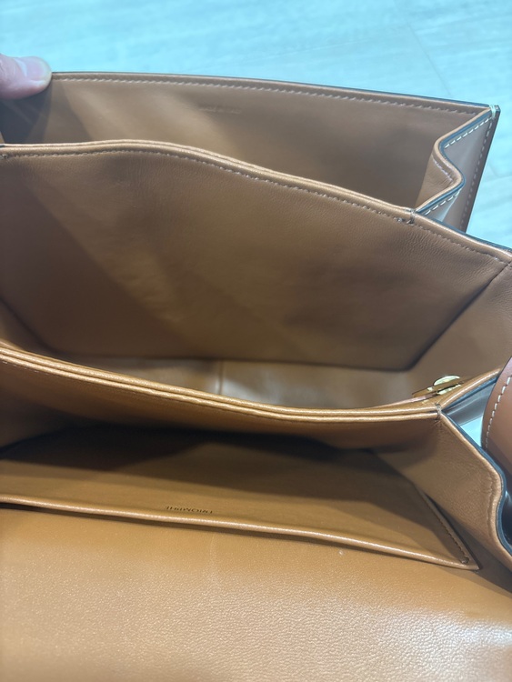 トリオンフ（ブランドバッグ）の商品画像 - 査定依頼日：2025年6月7日 - 最高査定価格：250,000円