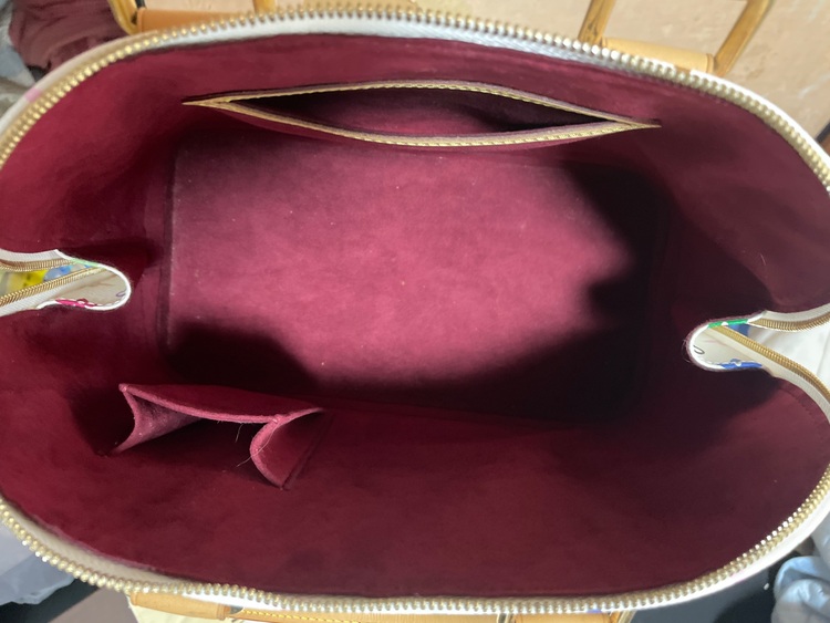 ルイヴィトン アルマ （ブランドバッグ）の商品画像 - 査定依頼日：2025年9月18日 - 最高査定価格：180,000円