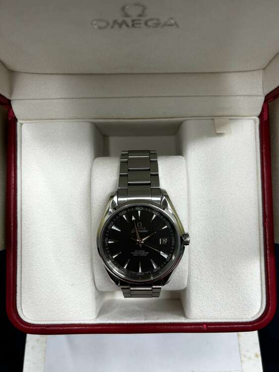 アクアテラ デイト（高級時計）の商品画像 - 査定依頼日：2023年11月15日 - 最高査定価格：380,000円