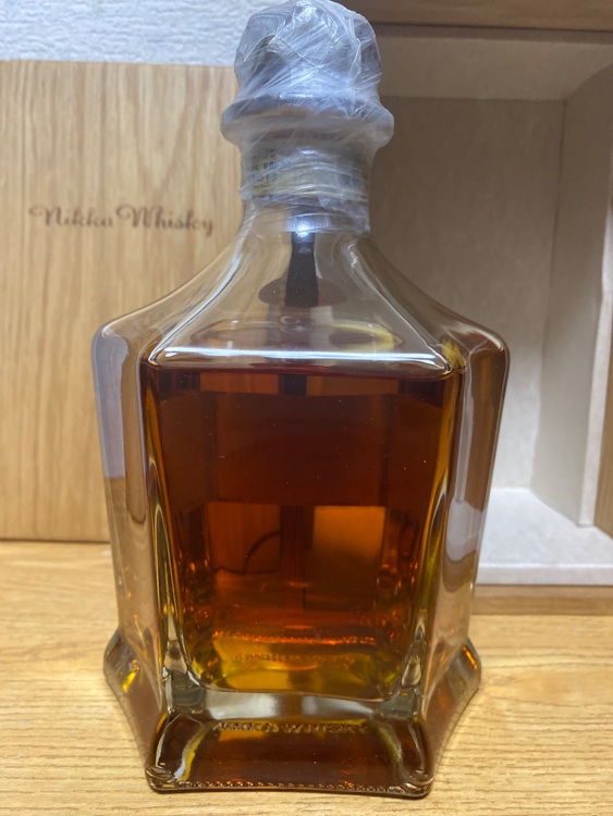 ②ニッカウイスキーグランドエイジ　特級　660ml 45％（お酒）の商品画像 - 査定依頼日：2025年8月21日 - 最高査定価格：13,000円