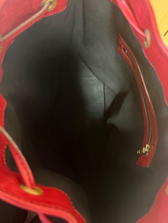 ルイヴィトン エピ （ブランドバッグ）の商品画像 - 査定依頼日：2026年2月15日 - 最高査定価格：50,000円