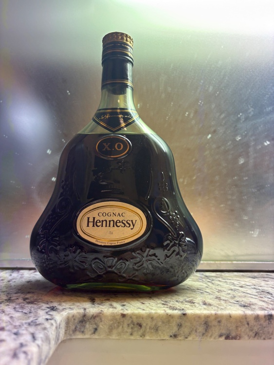 Hennessy X.O 金キャップグリーンボトル（お酒）の商品画像 - 査定依頼日：2026年8月24日 - 最高査定価格：20,000円