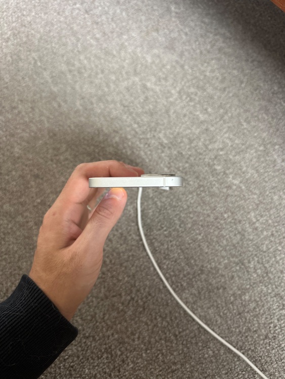 350550255379687（スマホ）の商品画像 - 査定依頼日：2025年9月20日 - 最高査定価格：18,000円