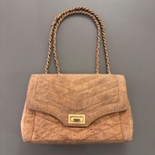 CHANEL 2.55 コルクレザー Vステッチ チェーンショルダー（ブランドバッグ）の商品画像 - 査定依頼日：2026年2月16日 - 最高査定価格：170,000円