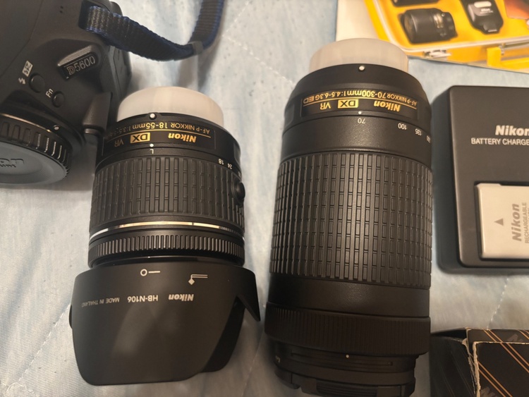 D5600ダブルズームキット（カメラ）の商品画像 - 査定依頼日：2026年1月19日 - 最高査定価格：45,000円