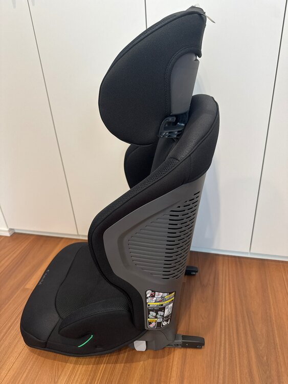 チャイルドシート　コンビ　R129（ベビー用品）の商品画像 - 査定依頼日：2025年5月13日 - 最高査定価格：500円