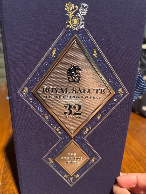ROYAL SALUTE 32year （お酒）の商品画像 - 査定依頼日：2026年6月13日 - 最高査定価格：33,000円