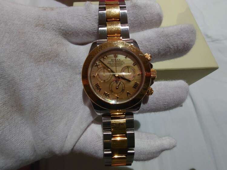 116523NR イエローシェル（高級時計）の商品画像 - 査定依頼日：2025年3月23日 - 最高査定価格：2,600,000円