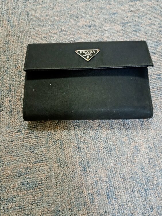 プラダ  （ブランドバッグ）の商品画像 - 査定依頼日：2026年4月16日 - 最高査定価格：12,000円