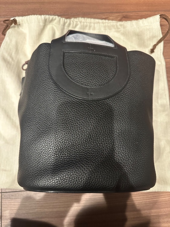 インザループ23（ブランドバッグ）の商品画像 - 査定依頼日：2025年11月16日 - 最高査定価格：600,000円