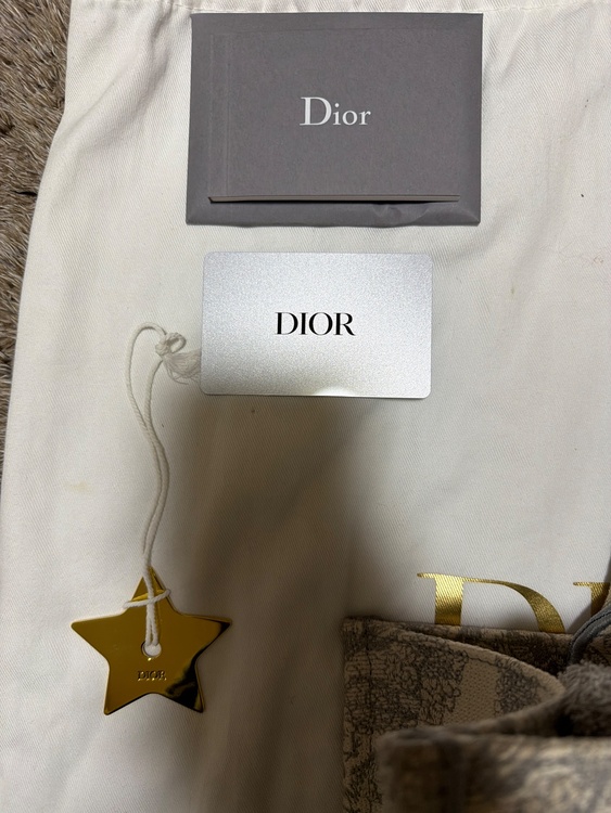 ブックトート（ブランドバッグ）の商品画像 - 査定依頼日：2025年12月22日 - 最高査定価格：100,000円