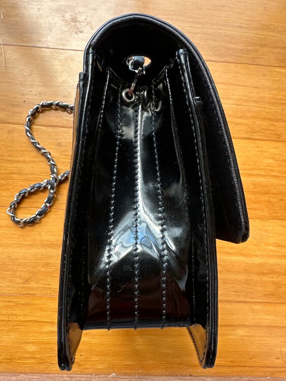 6930107（ブランドバッグ）の商品画像 - 査定依頼日：2025年4月11日 - 最高査定価格：120,000円