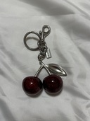 チェリーバックチャーム  縦12.5cm x 横7.5cm No. 77840（ブランド財布・小物）の商品画像 - 査定依頼日：2025年7月28日 - 最高査定価格：1,000円