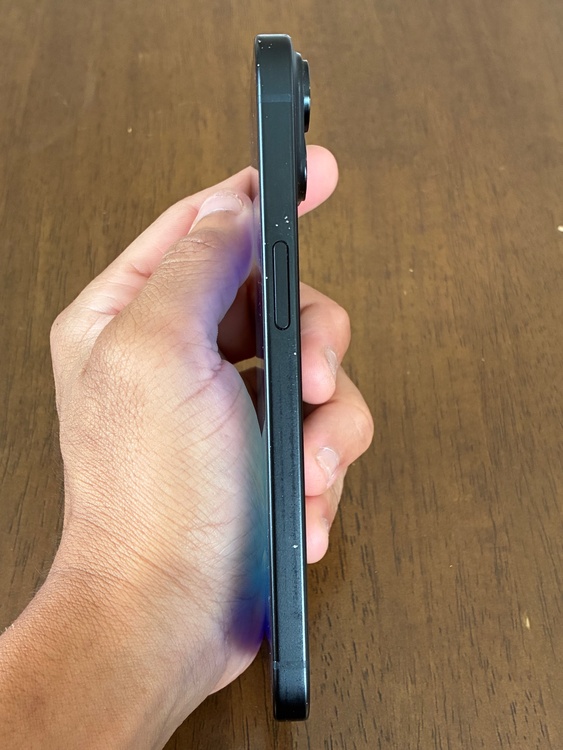 iPhone iPhone 15 128GB au（スマホ）の商品画像 - 査定依頼日：2026年7月26日 - 最高査定価格：59,000円
