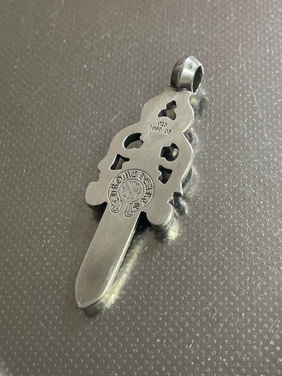 ダブルダガーペンダント（古着・ファッション）の商品画像 - 査定依頼日：2026年2月25日 - 最高査定価格：190,000円