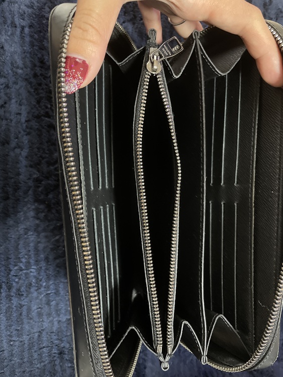 M61698ZIPPYXLm.ECLI.（ブランドバッグ）の商品画像 - 査定依頼日：2021年10月1日 - 最高査定価格：70,000円