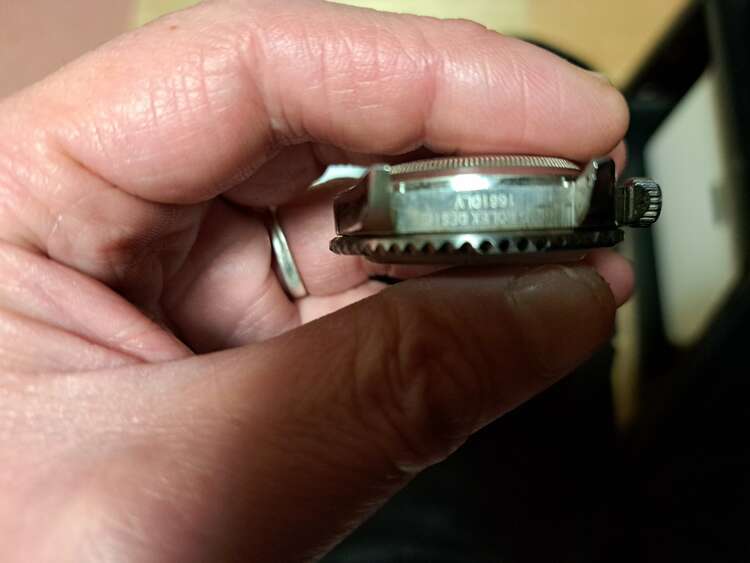 ロレックス サブマリーナー 16610L（高級時計）の商品画像 - 査定依頼日：2025年5月24日 - 最高査定価格：1,400,000円