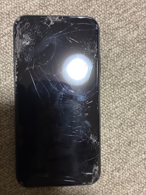 iPhone11（スマホ）の商品画像 - 査定依頼日：2026年8月28日 - 最高査定価格：13,000円