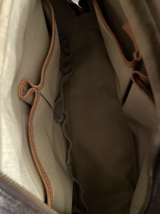 ドーヴィル（ブランドバッグ）の商品画像 - 査定依頼日：2021年11月10日 - 最高査定価格：40,000円