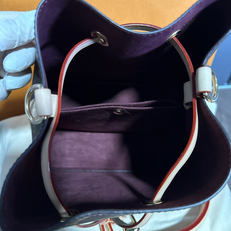 ネオノエbb（ブランドバッグ）の商品画像 - 査定依頼日：2025年4月21日 - 最高査定価格：250,000円