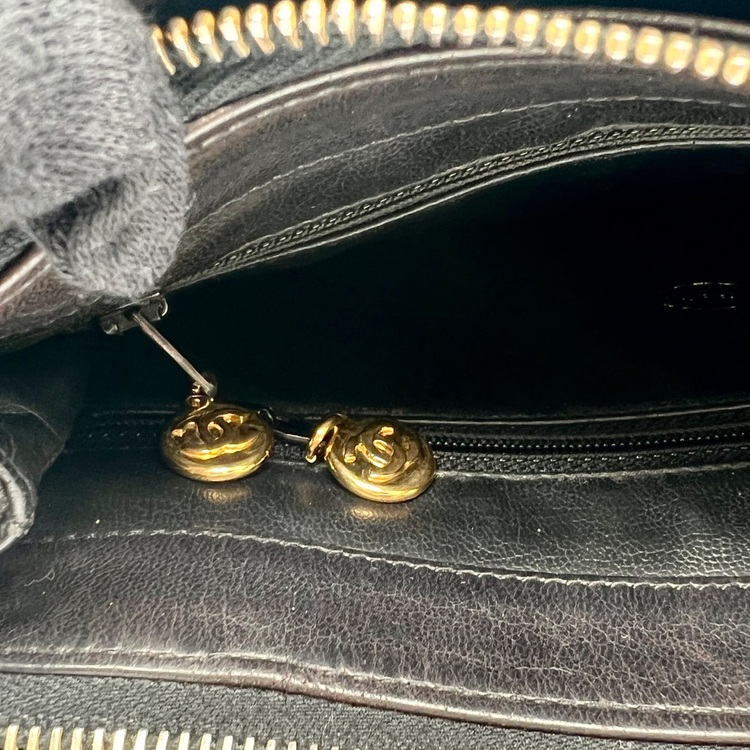 シャネル チェーントートバッグ ブラック（ブランドバッグ）の商品画像 - 査定依頼日：2025年11月28日 - 最高査定価格：150,000円