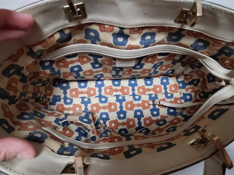 シマレザートート（ブランドバッグ）の商品画像 - 査定依頼日：2025年9月16日 - 最高査定価格：50,000円