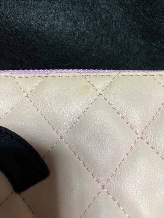 ポーチ（ブランド財布・小物）の商品画像 - 査定依頼日：2025年12月5日 - 最高査定価格：1,000円