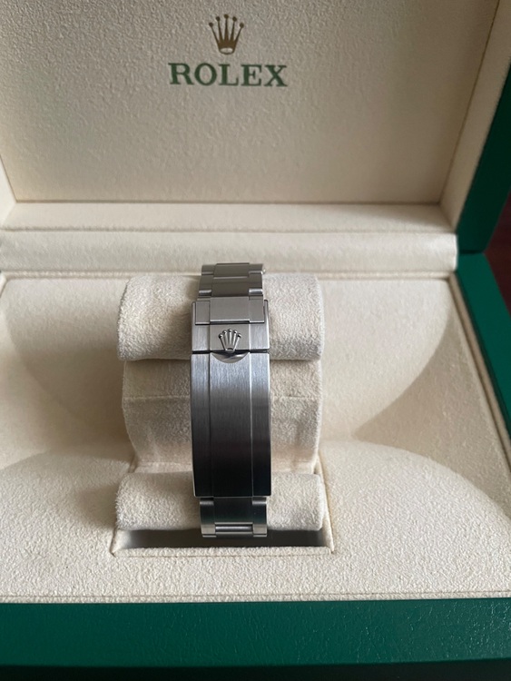 ROLEXサブマリーナデイト（高級時計）の商品画像 - 査定依頼日：2025年7月30日 - 最高査定価格：1,600,000円