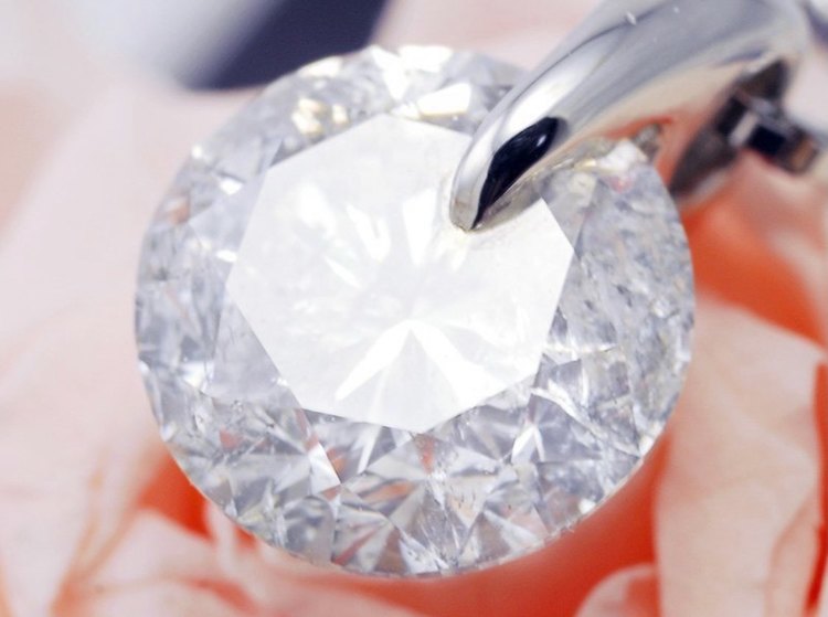 2.030ct 天然ダイヤネックレス G/SI2/G Pt850（宝石）の商品画像 - 査定依頼日：2023年2月15日 - 最高査定価格：800,000円