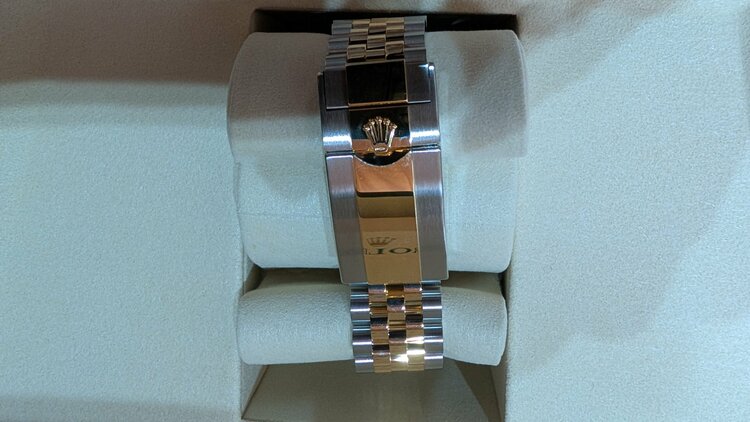 ロレックス GMTマスター （高級時計）の商品画像 - 査定依頼日：2026年1月20日 - 最高査定価格：3,500,000円